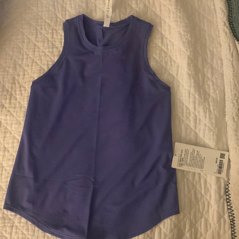 Lululemon high neck and train tank